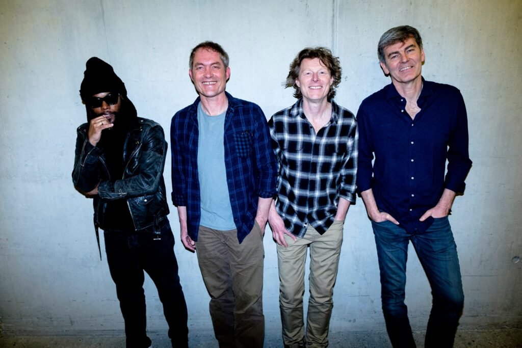 Imagem dos integrantes do Liquid Spirits