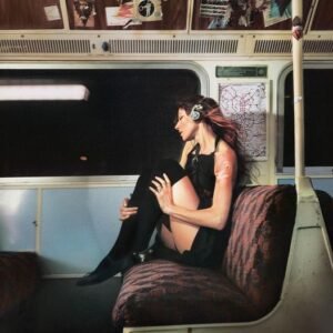 Imagem da capa da versão deluxe do disco "Desire, I Want To Turn Into You"