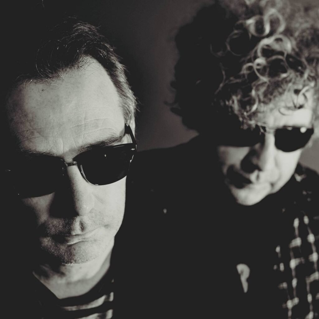 Imagem dos integrantes do Jesus and The Mary Chain