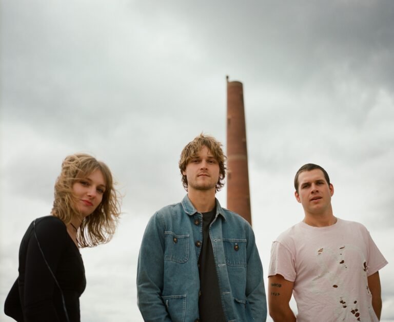 Imagem da banda australiana Clamm