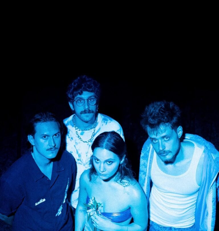 Imagem dos integrantes da Pluma