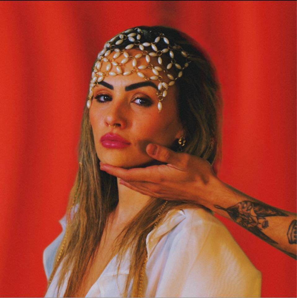 Imagem da cantora Kia Sajo