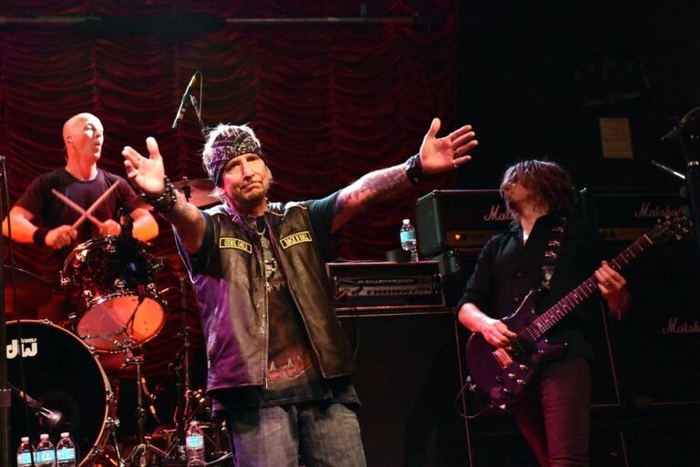 Imagem do falecido cantor Jack Russell