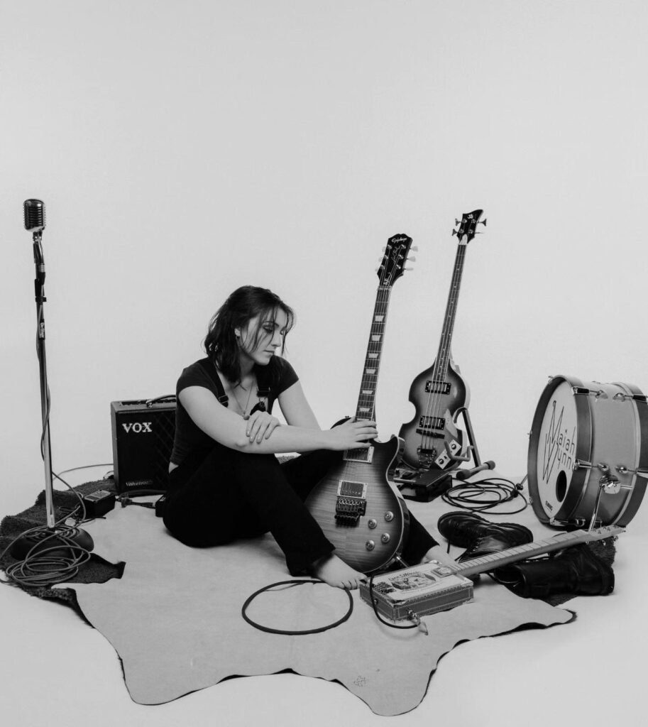 Imagem da musicista Maiah Wynne