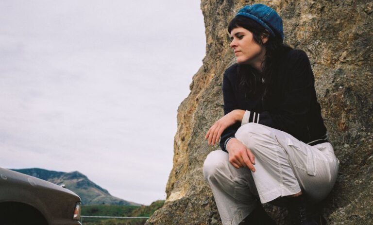 Imagem da artista Juno Is