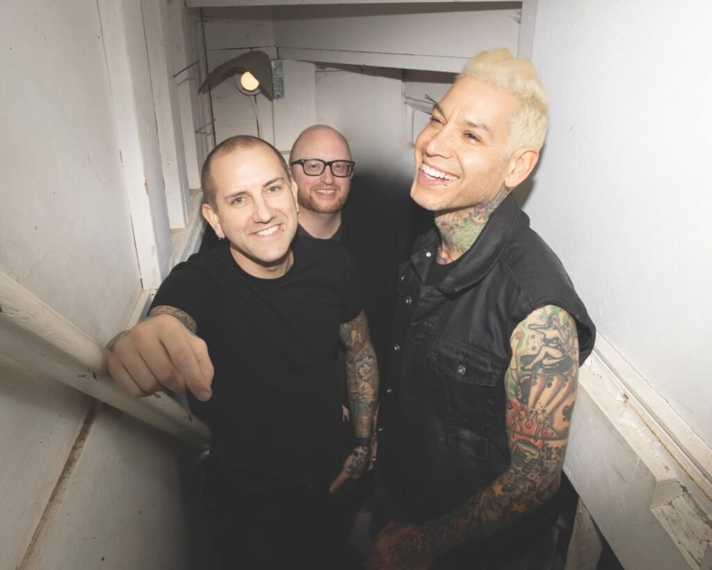 Imagem dos integrantes do MxPx