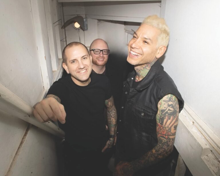 Imagem dos integrantes do MxPx