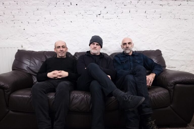 Imagem dos integrantes da banda Karate.