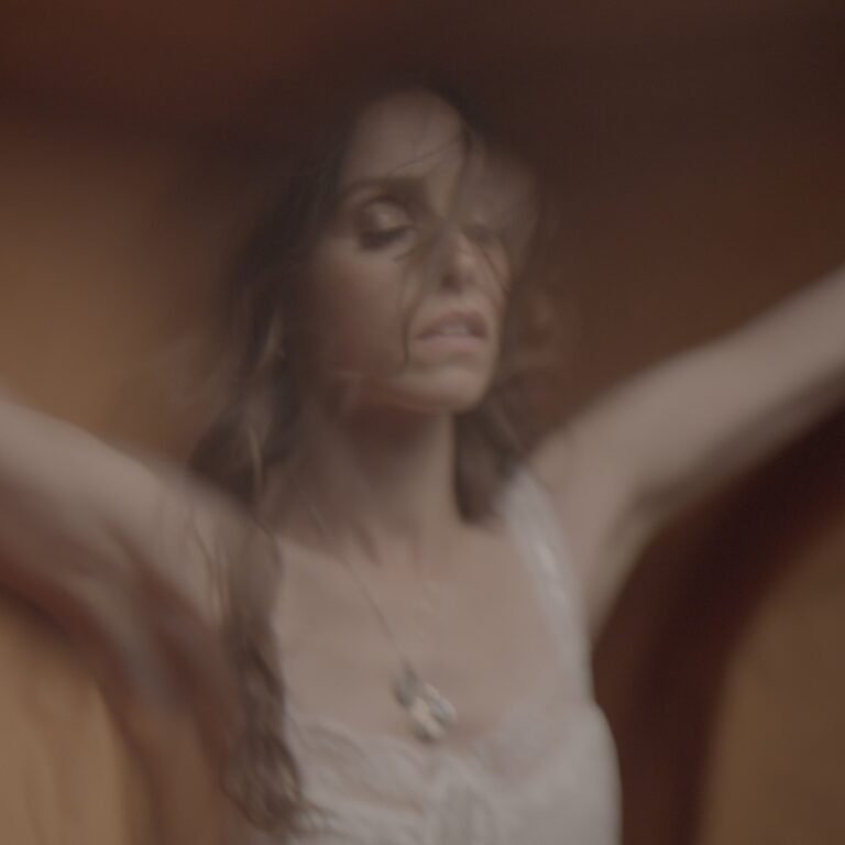 Imagem da cantora Tess Parks