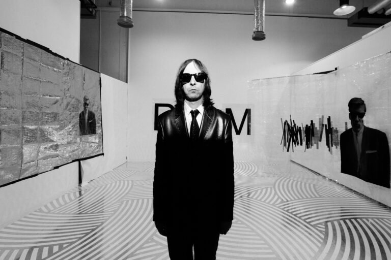 Imagem do vocalista do Primal Scream