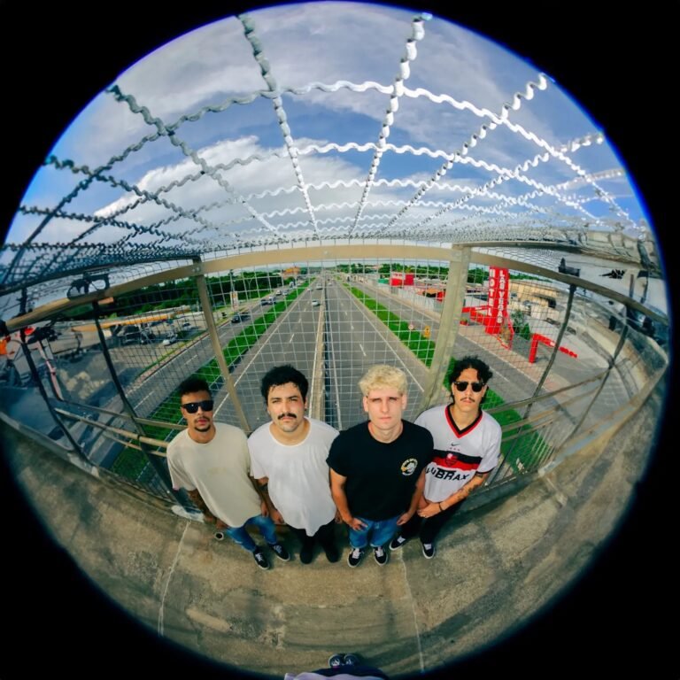 Imagem dos integrantes do Maré Tardia.