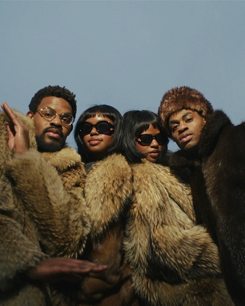 Imagem dos integrantes do Infinity Song.