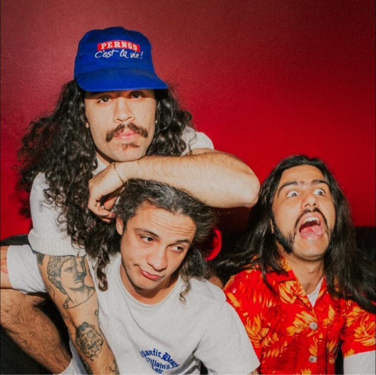 Imagem dos integrantes do Red Mess