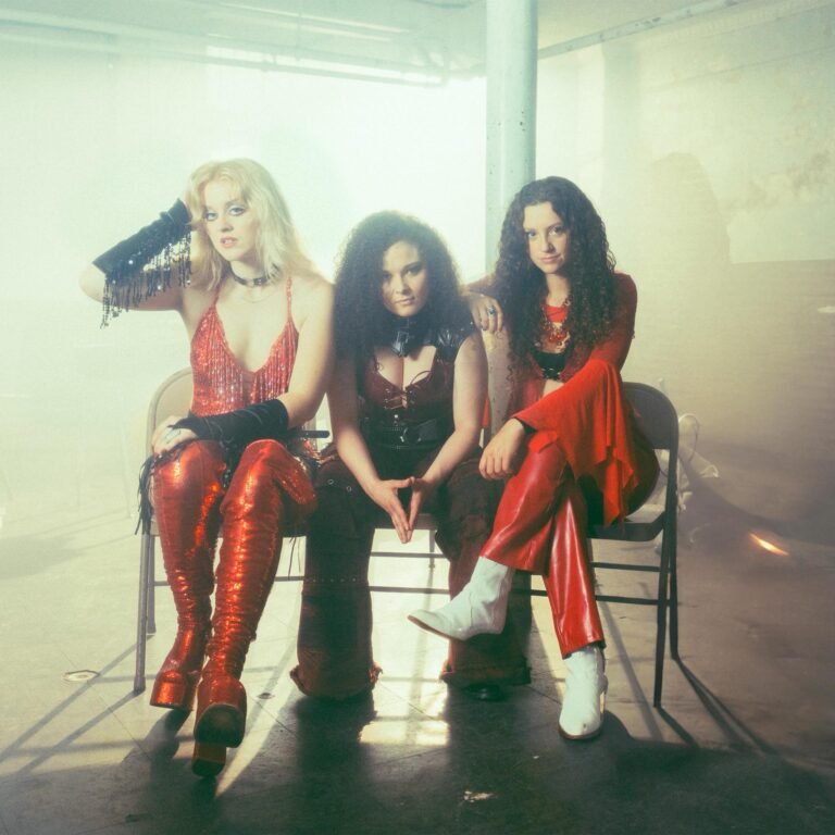 Imagem das integrantes da banda Plush