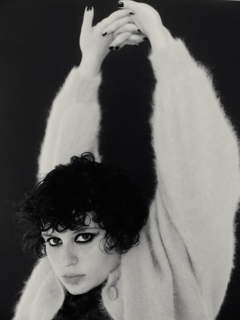 Imagem da cantora Ana Frango Elétrico