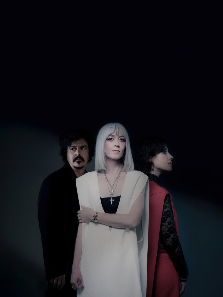 Imagem dos integrantes do Ladytron