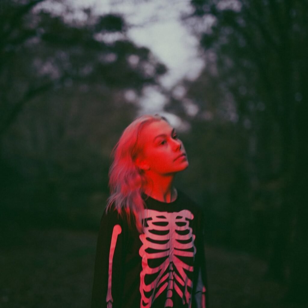 Imagem da cantora Phoebe Bridgers